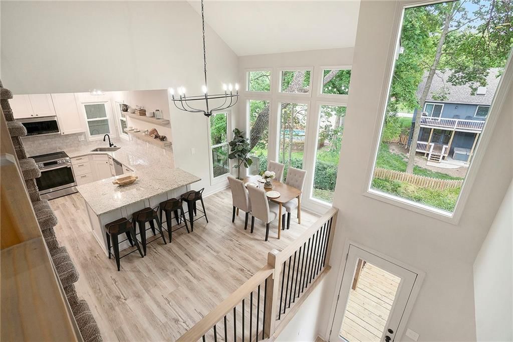 1345 NE Foxwood Drive — photo 1