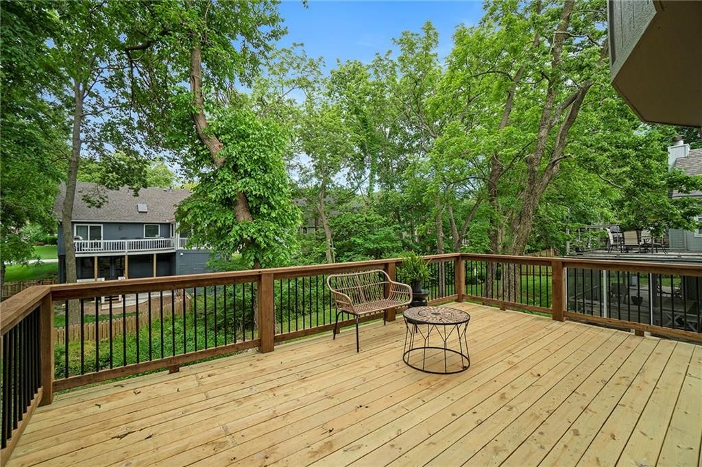 1345 NE Foxwood Drive — photo 3