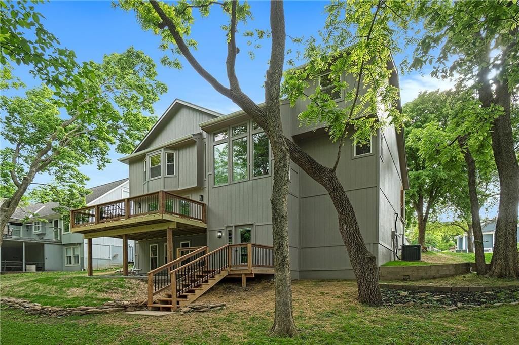 1345 NE Foxwood Drive — photo 4