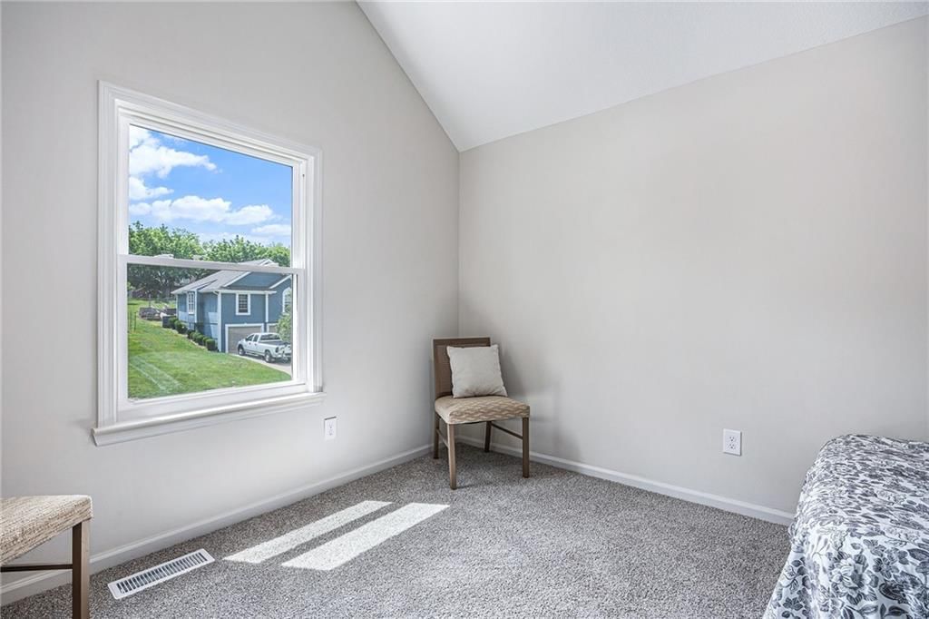 1345 NE Foxwood Drive — photo 31
