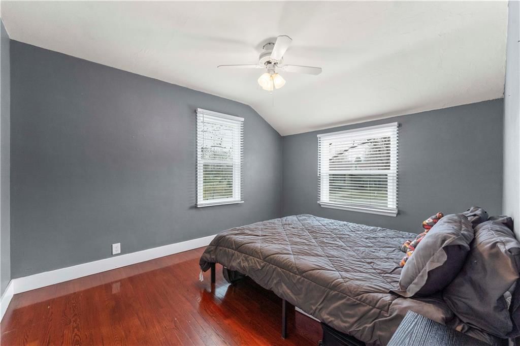 5318 N Indiana Avenue — photo 14
