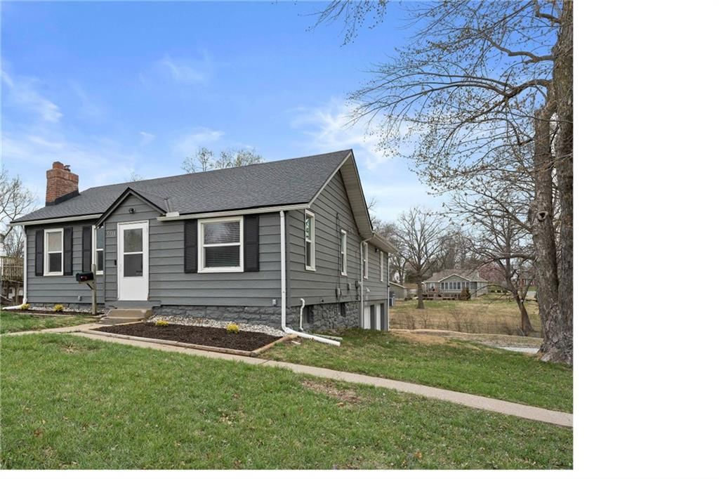 5318 N Indiana Avenue — photo 16