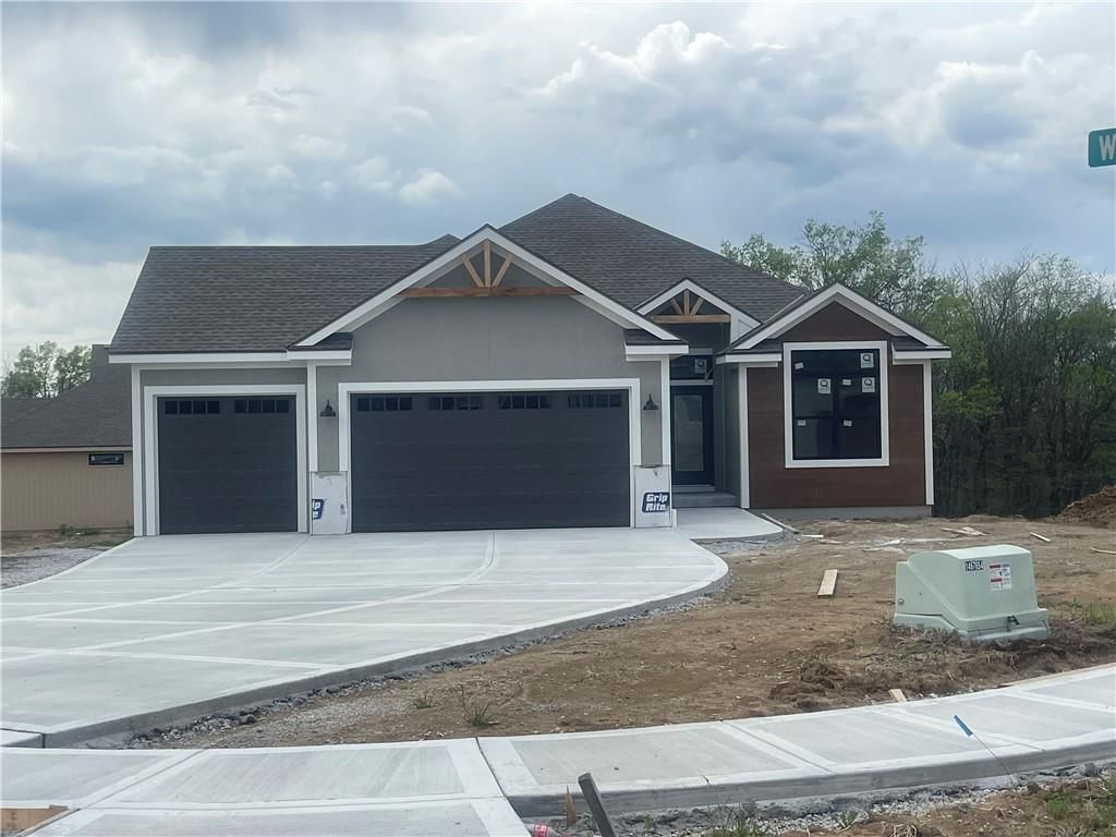 500 Blackhawke Drive — photo 1