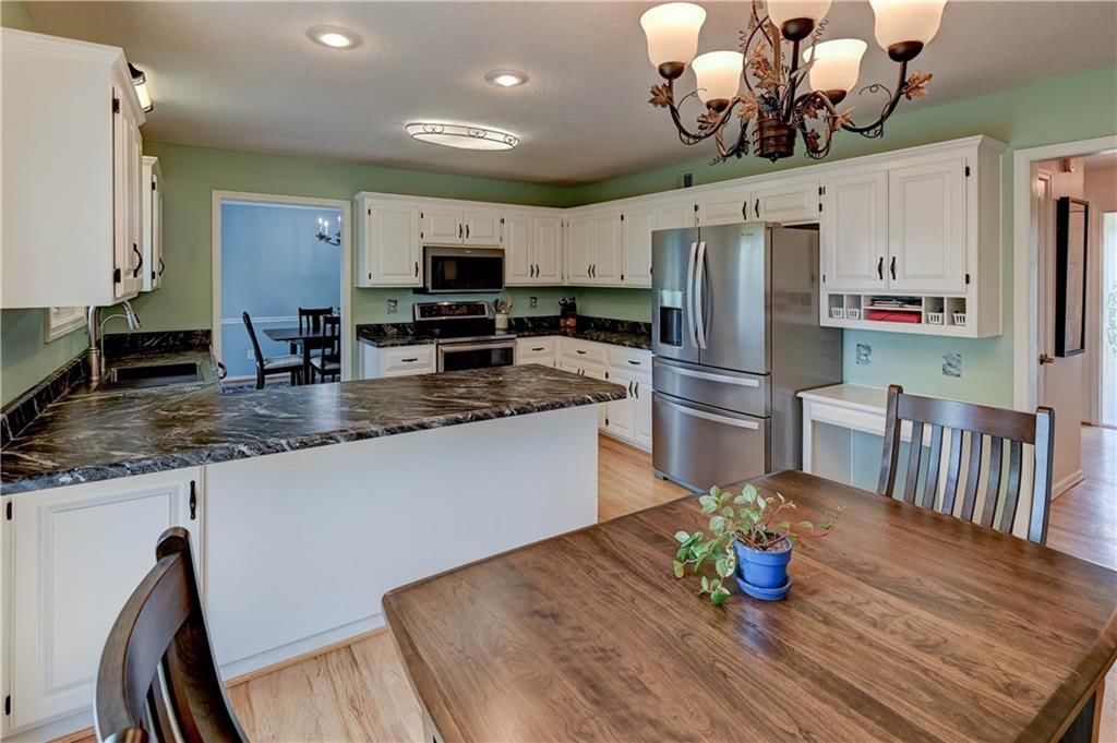 Photo 9 of 35 - 17700 157th Street