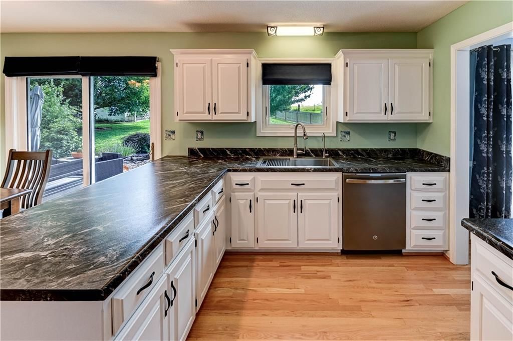 Photo 10 of 35 - 17700 157th Street