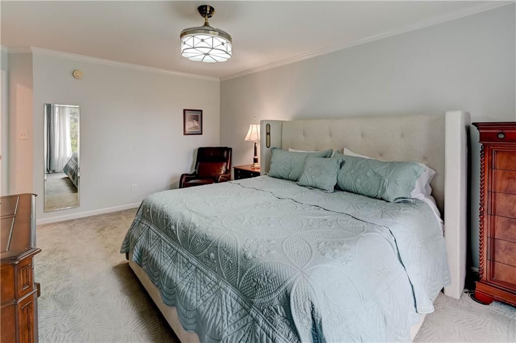 Photo 13 of 35 - 17700 157th Street
