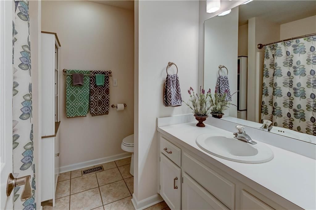 Photo 17 of 35 - 17700 157th Street