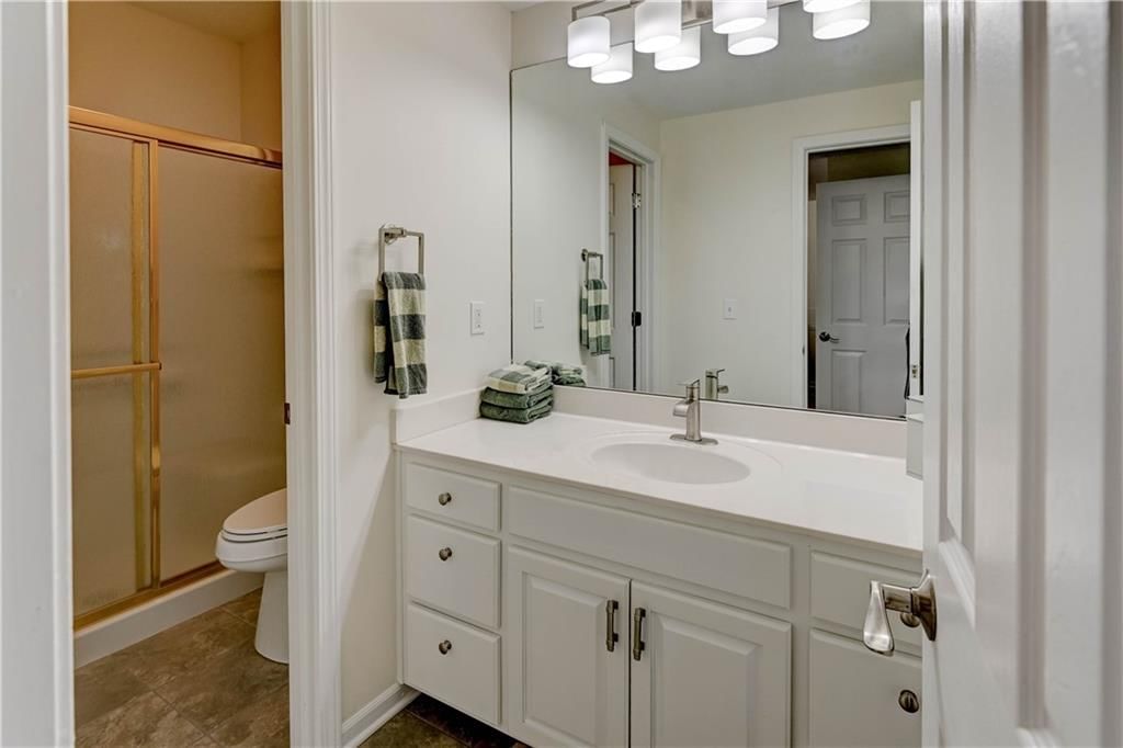 Photo 23 of 35 - 17700 157th Street