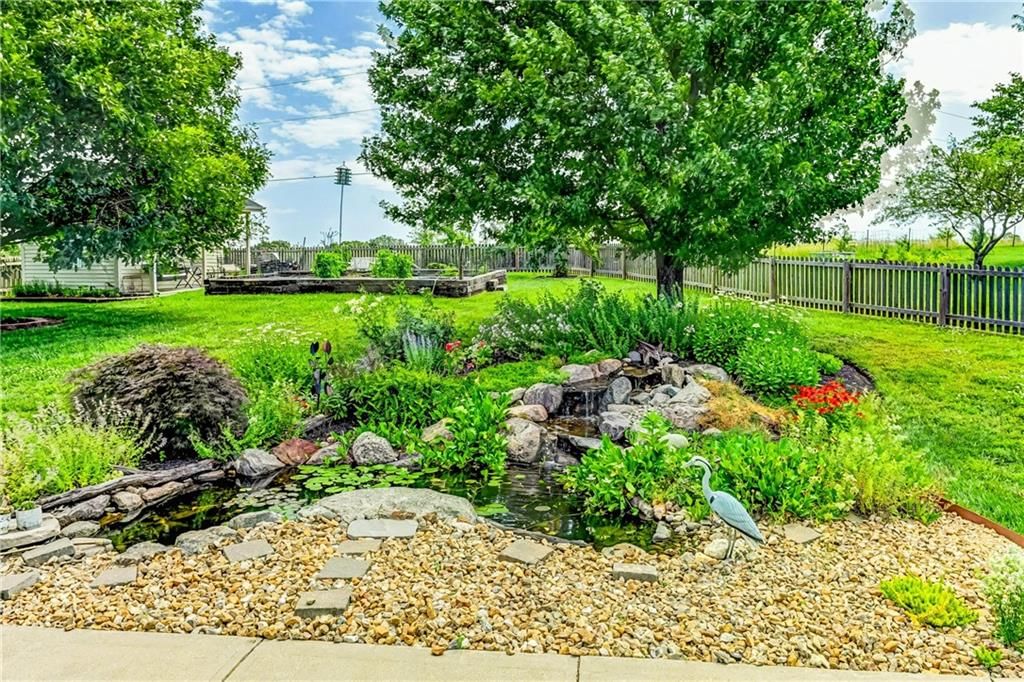 Photo 24 of 35 - 17700 157th Street