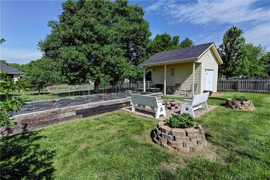 Photo 26 of 35 - 17700 157th Street