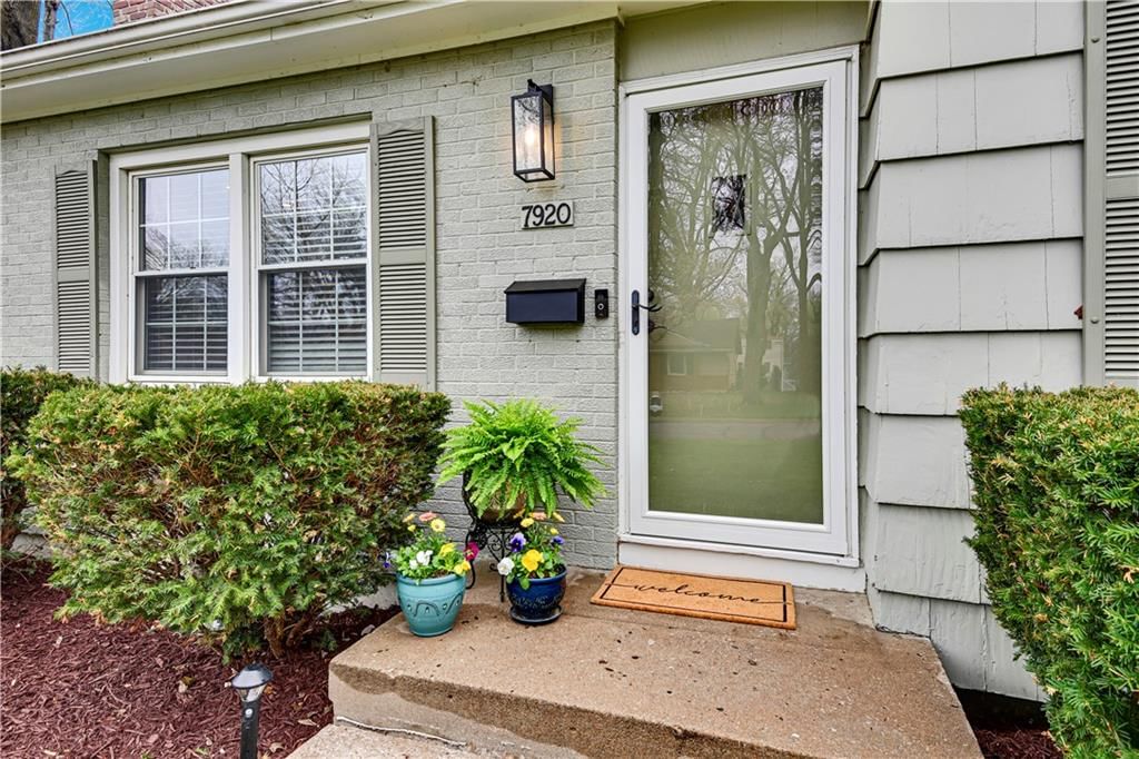 7920 W 92nd Place — photo 2