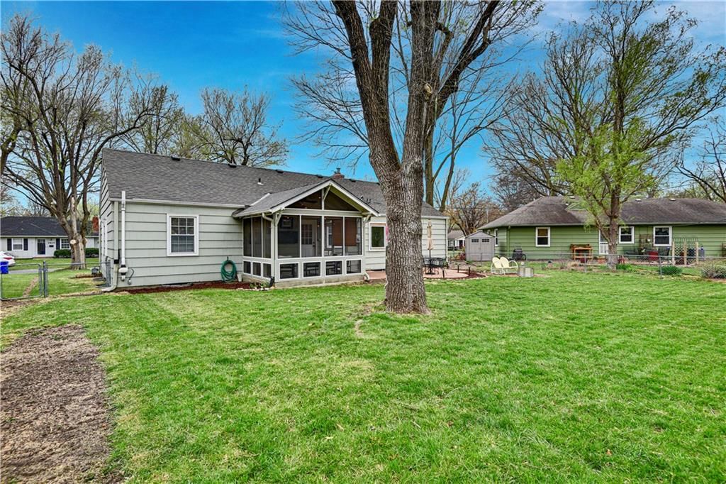 7920 W 92nd Place — photo 33