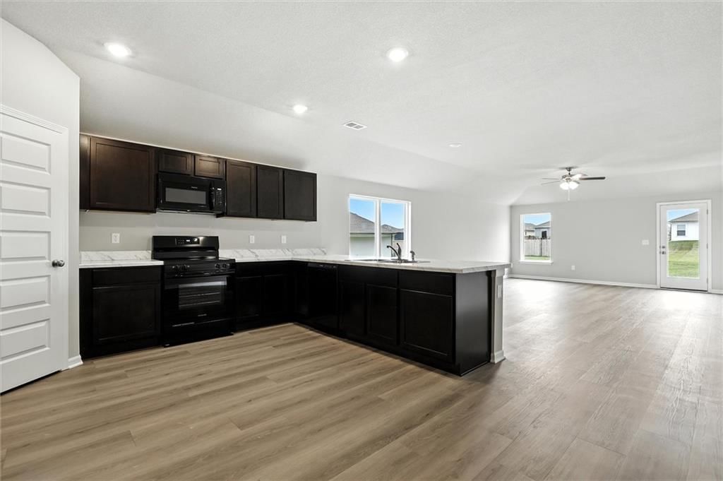 597 W Fountain Street — photo 7