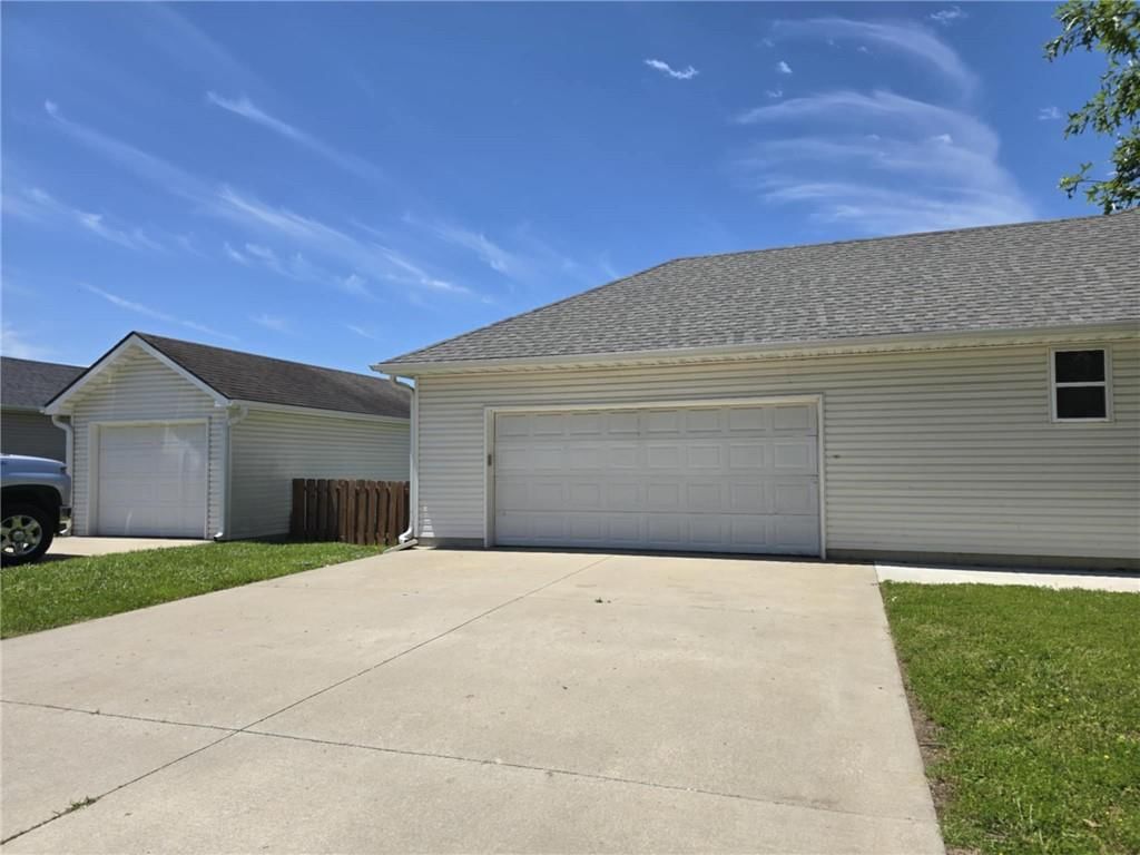 200 W Allison Lane — photo 3