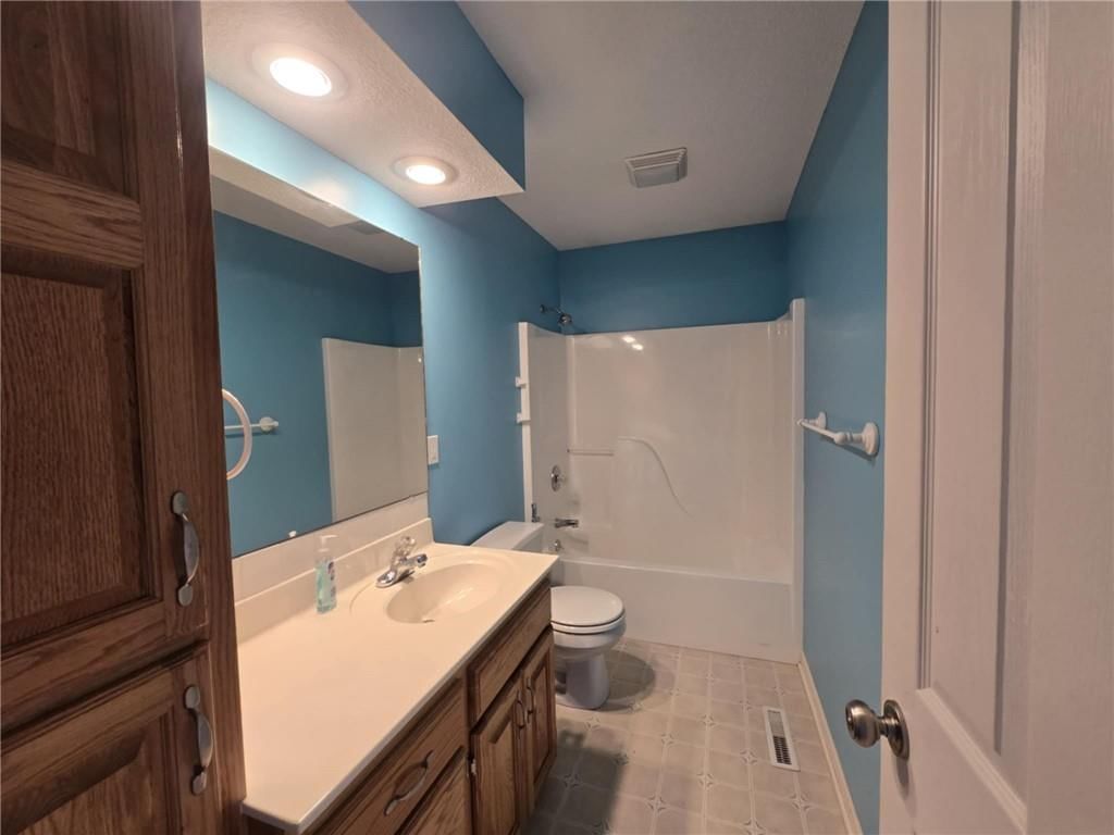 200 W Allison Lane — photo 11