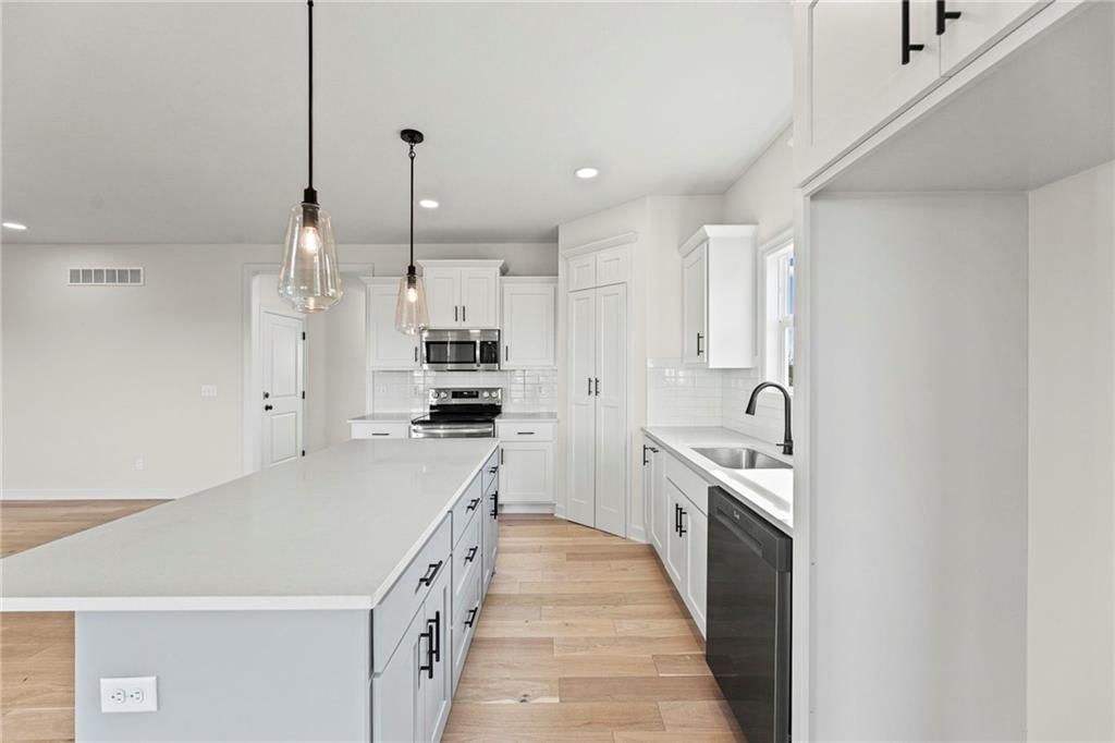 20786 Emerald Street — photo 10