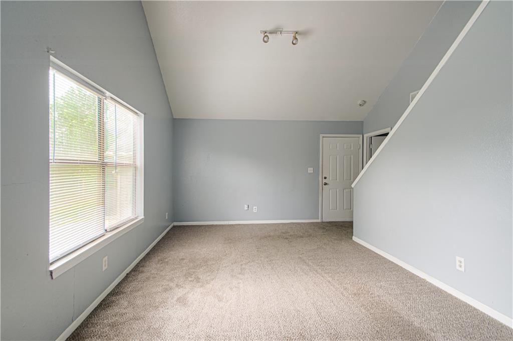 5926 Agnes Avenue — photo 15