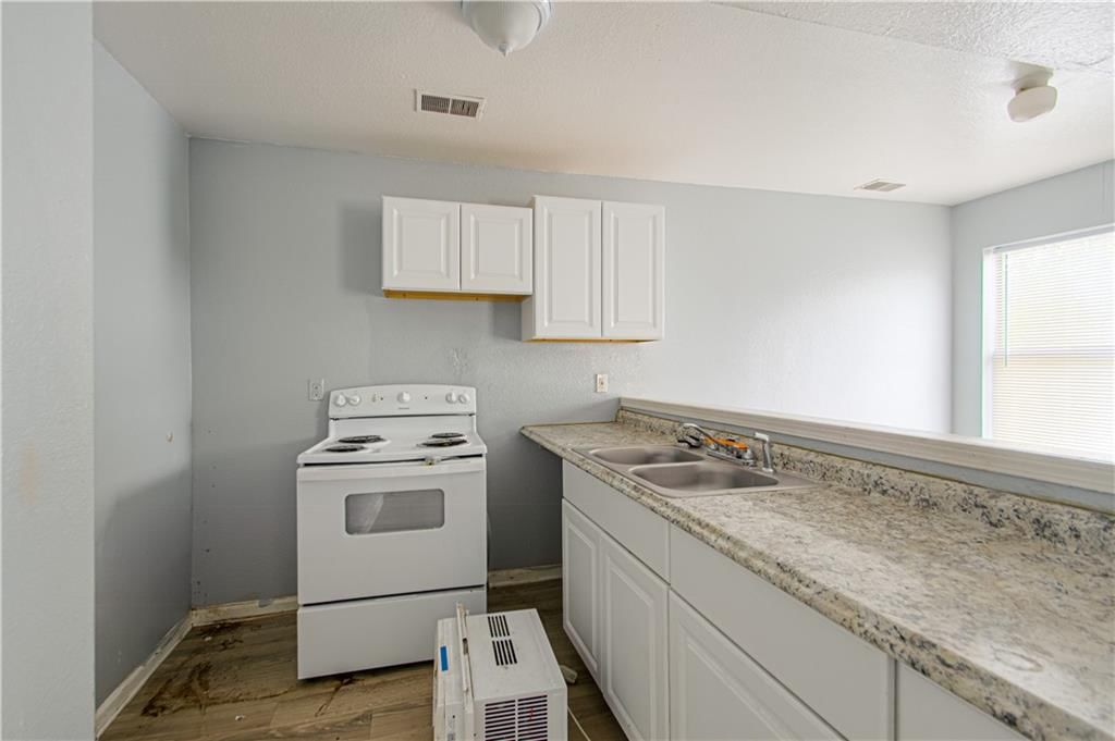 5926 Agnes Avenue — photo 18