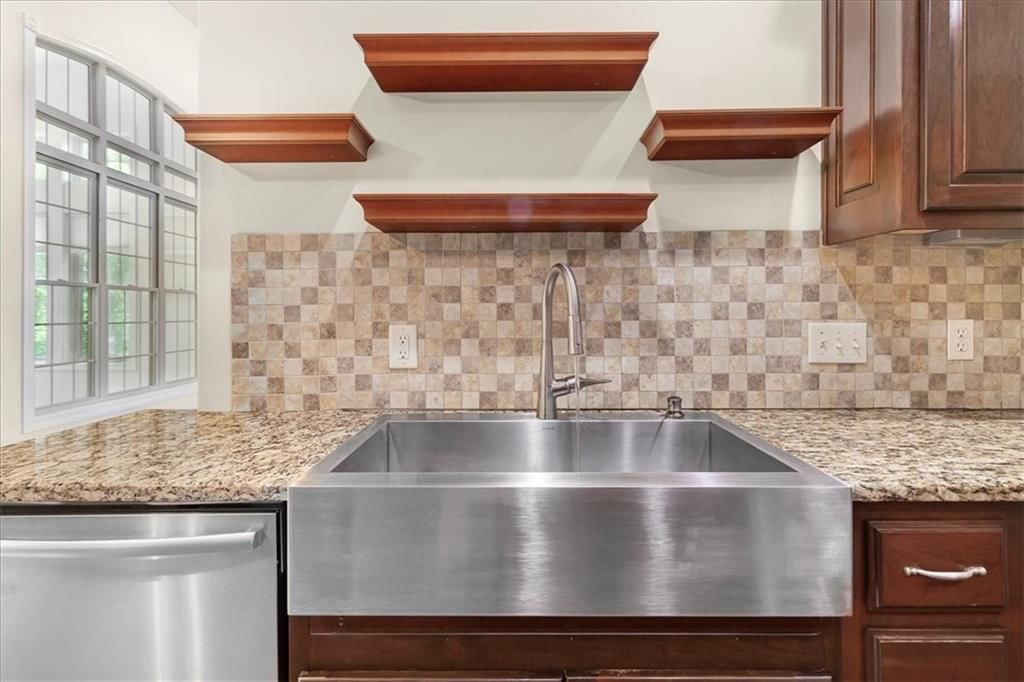 906 Cheatham Court — photo 18