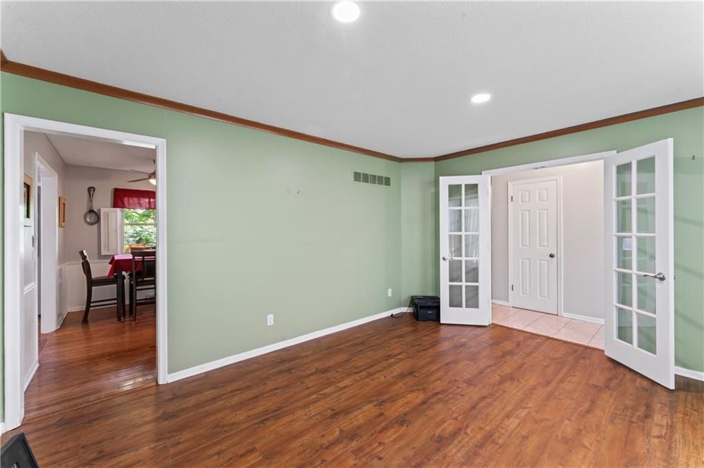 5421 Queal Drive — photo 7