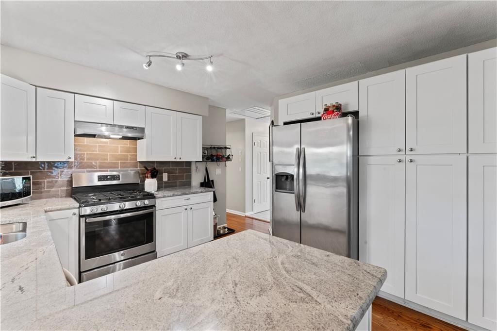 5421 Queal Drive — photo 9
