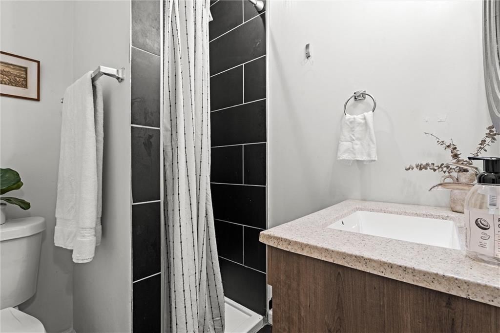 4421 Tracy Avenue — photo 12