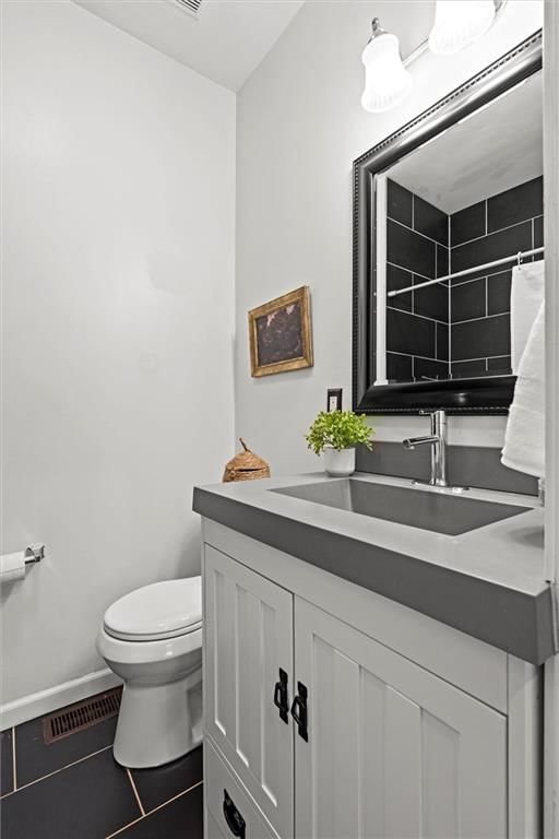 4421 Tracy Avenue — photo 14
