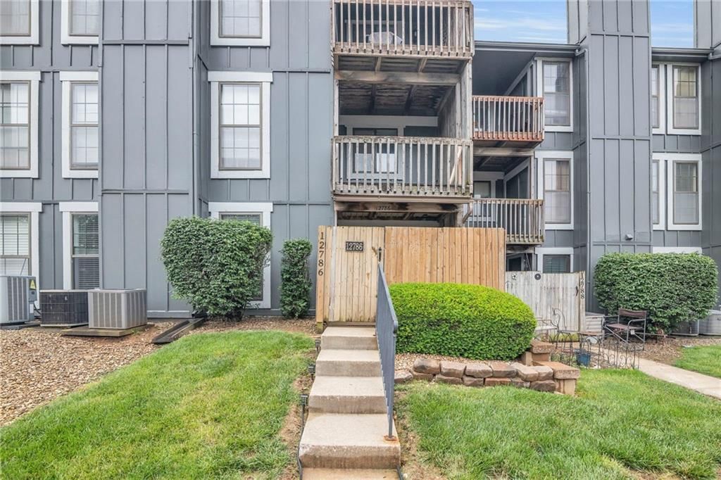 12786 W 110th Terrace — photo 5