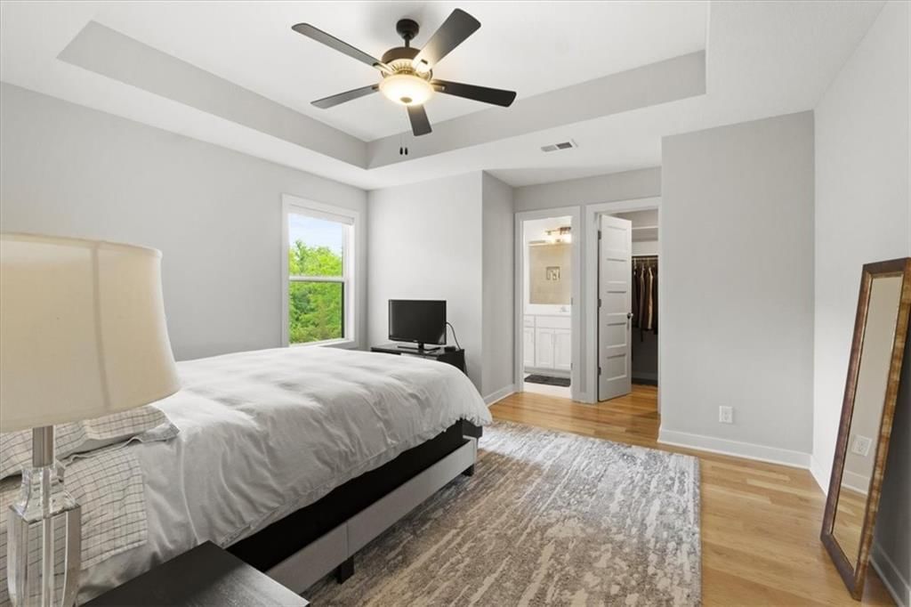 Photo 34 of 62 - 5746 N Revere Avenue