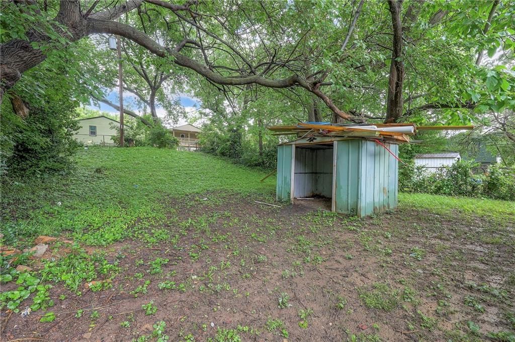 918 Waverly Avenue — photo 15
