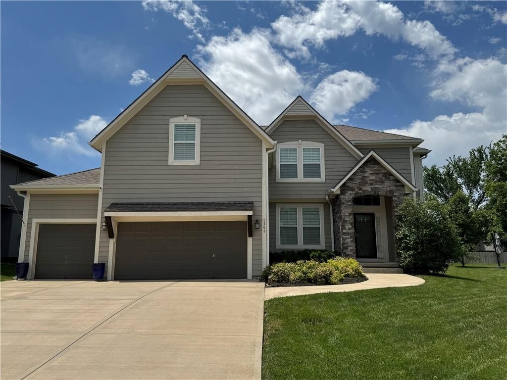 5208 Meadow View Drive — photo 1