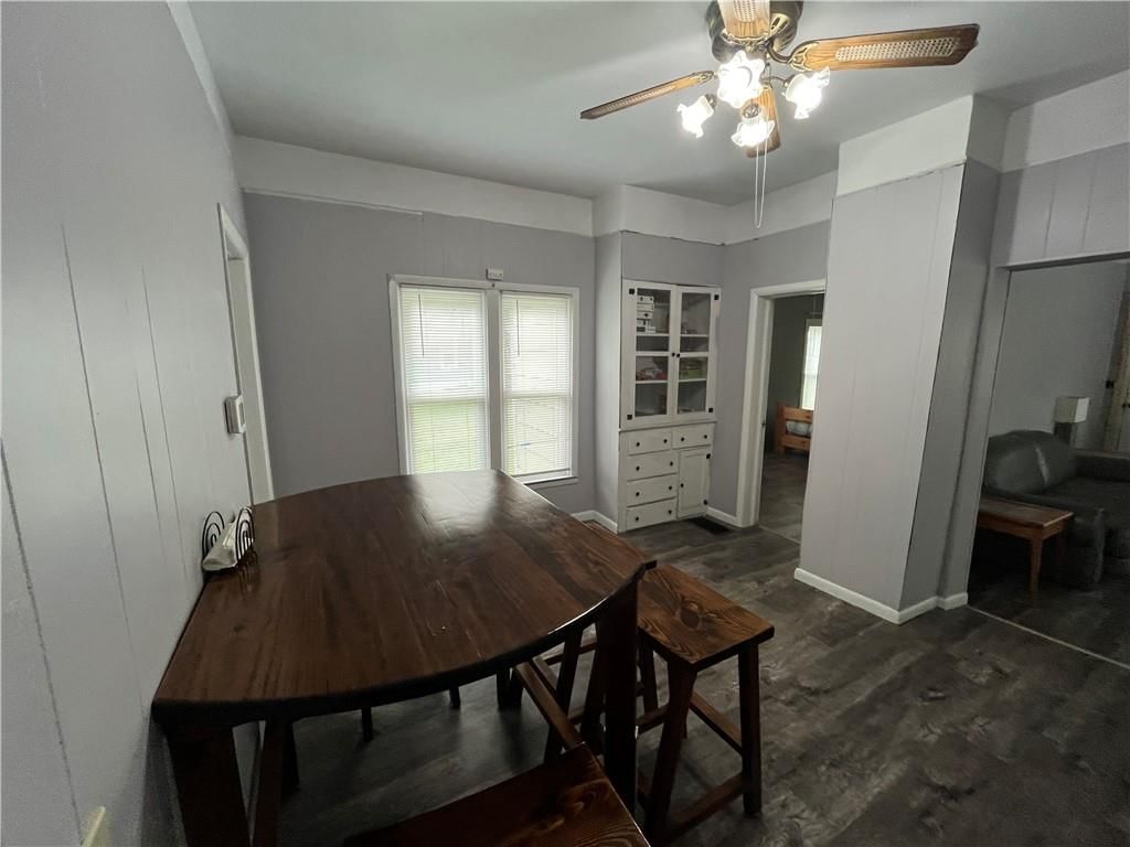 Photo 8 of 30 - 411 S Cottonwood Street