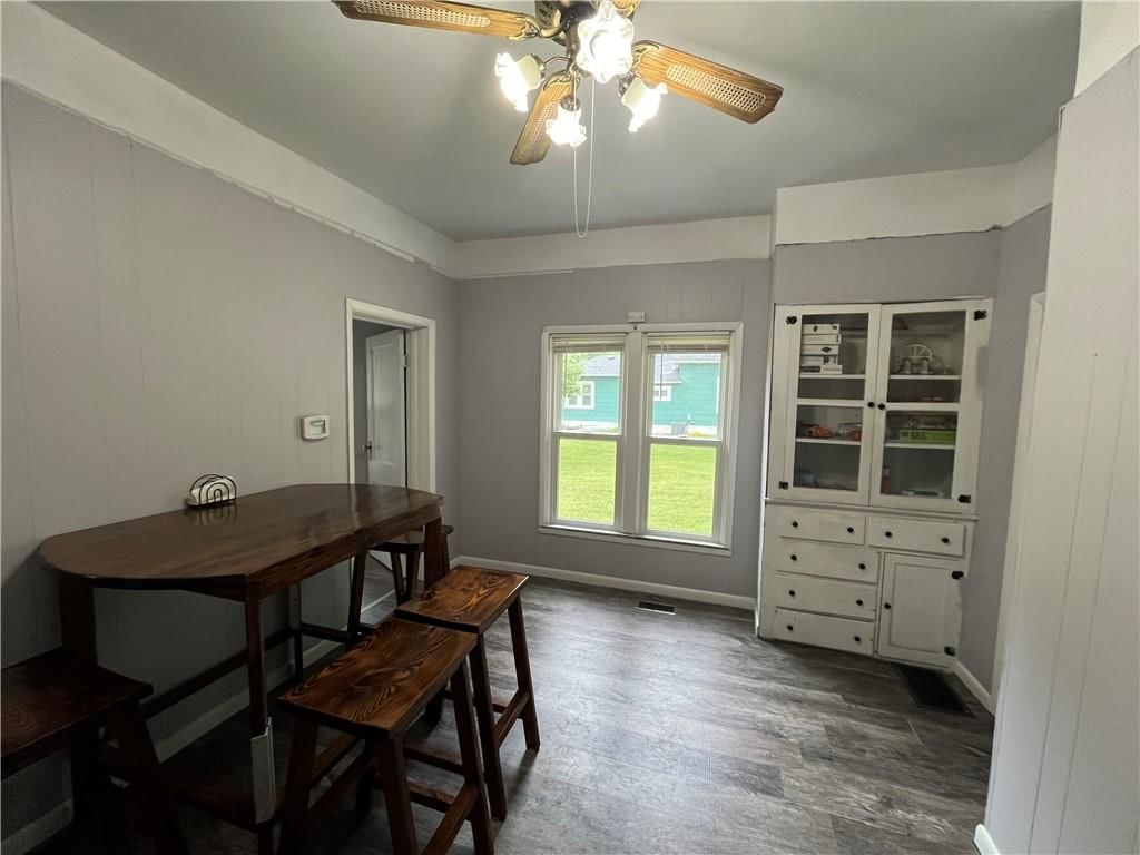 Photo 9 of 30 - 411 S Cottonwood Street
