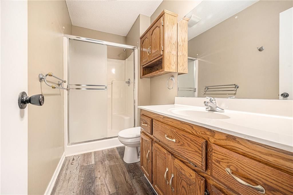 Photo 11 of 28 - 212 Hampton Drive