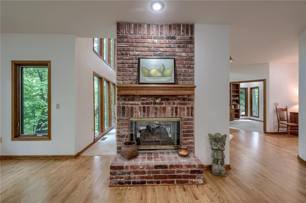 Photo 9 of 41 - 5317 NW Bluff Way