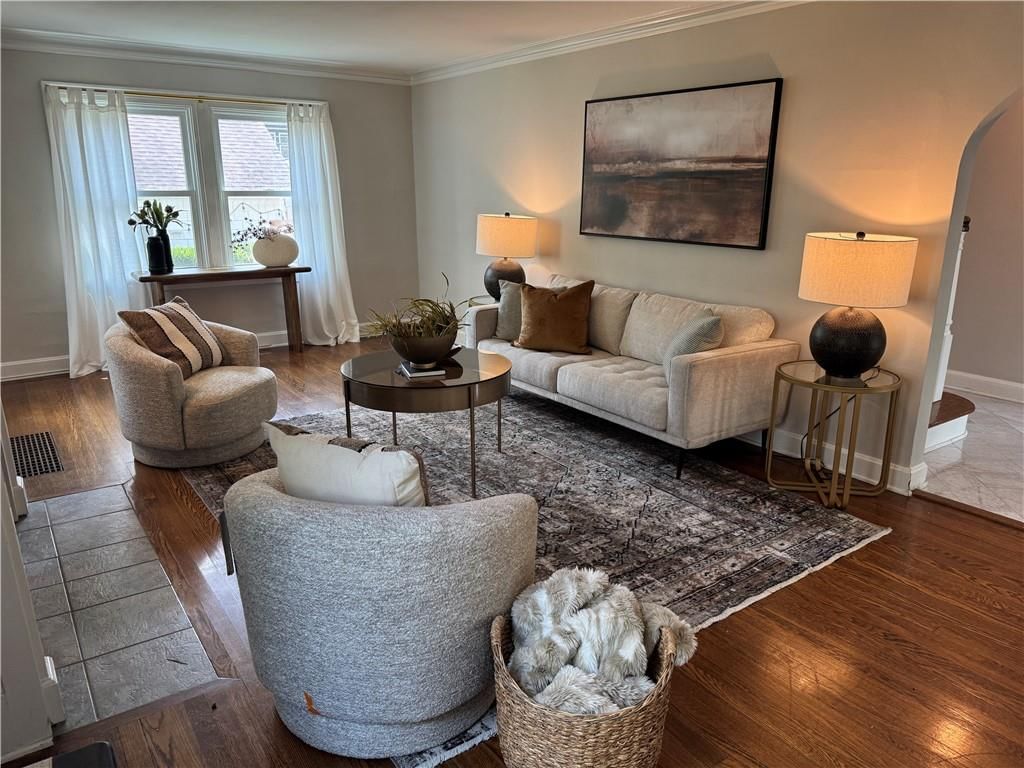 Photo 9 of 34 - 35 W 70th Street