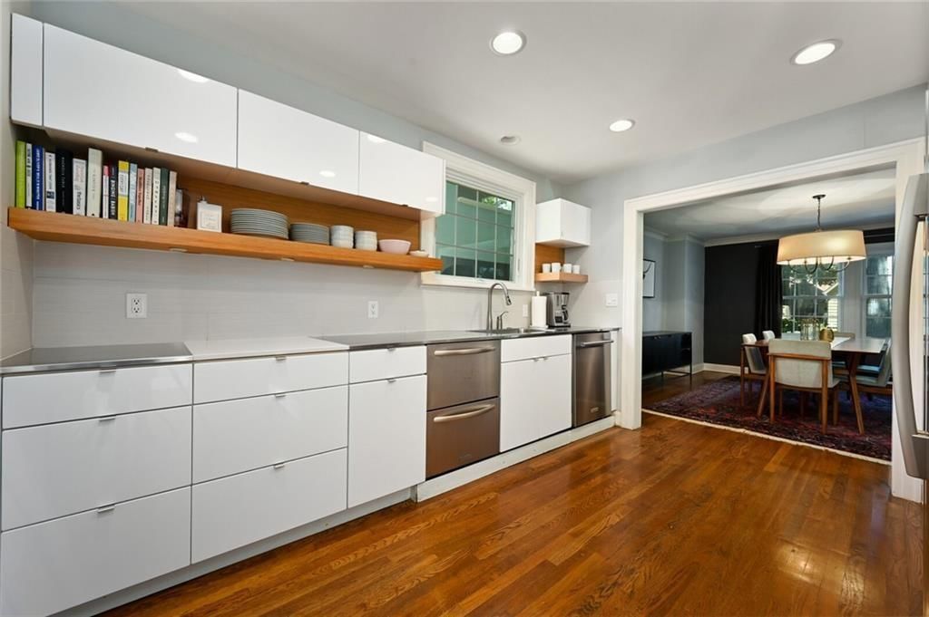 Photo 15 of 34 - 35 W 70th Street