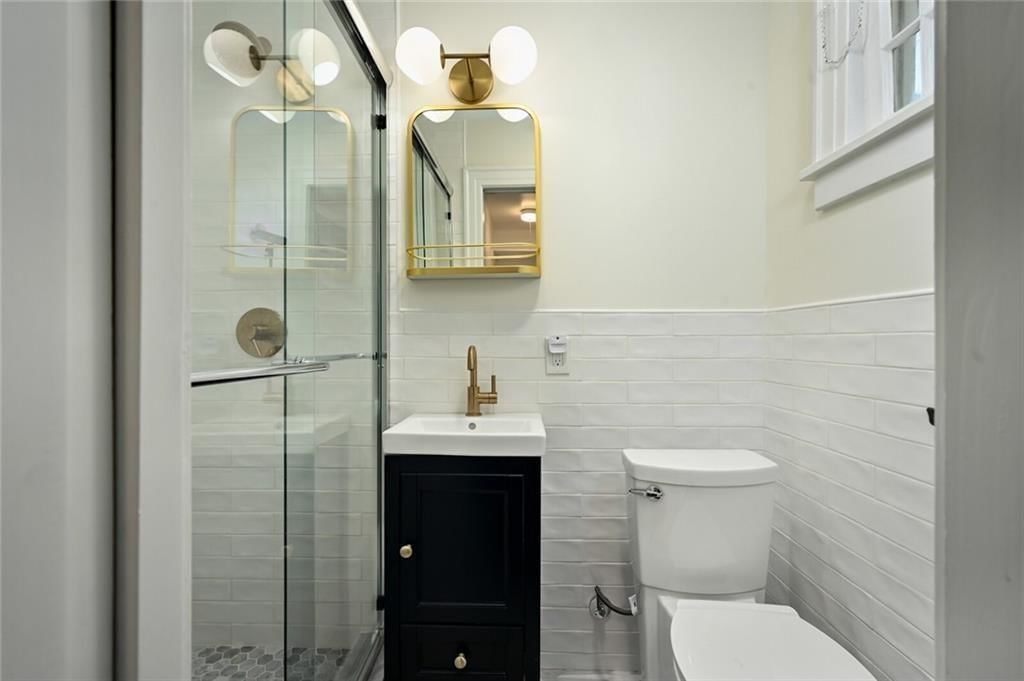 Photo 24 of 34 - 35 W 70th Street