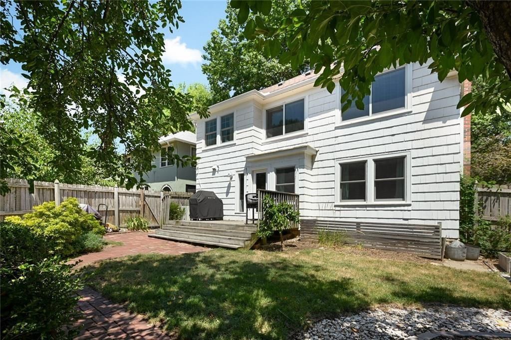 Photo 33 of 34 - 35 W 70th Street