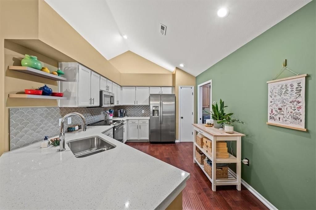 2051 W 139th Terrace — photo 13
