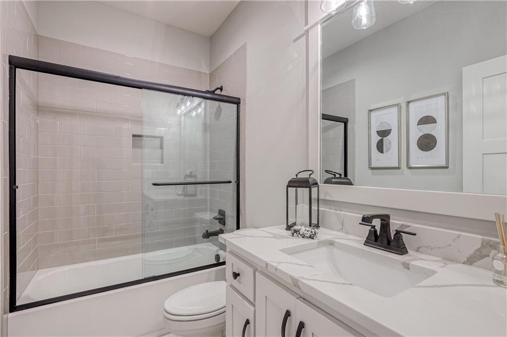 Photo 57 of 79 - 17162 S Hall Street