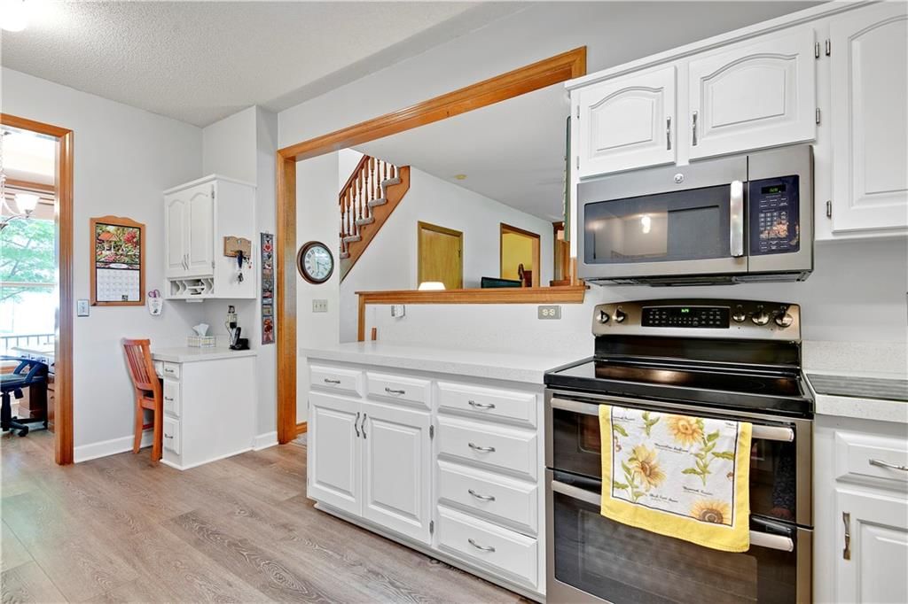 Photo 6 of 33 - 8215 W 150th Street