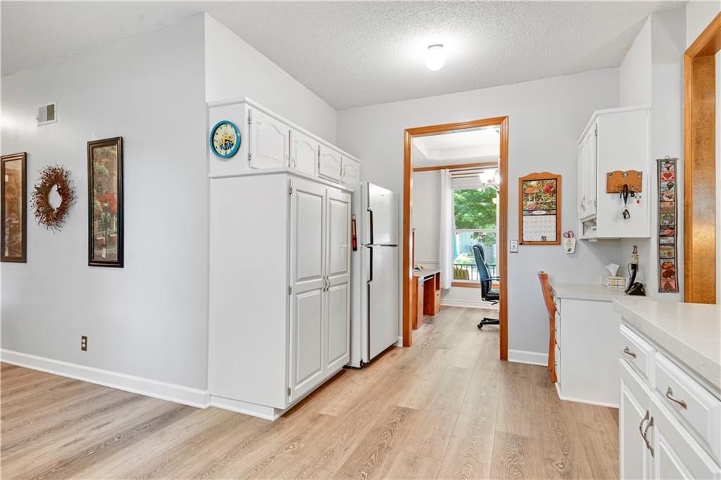 Photo 8 of 33 - 8215 W 150th Street