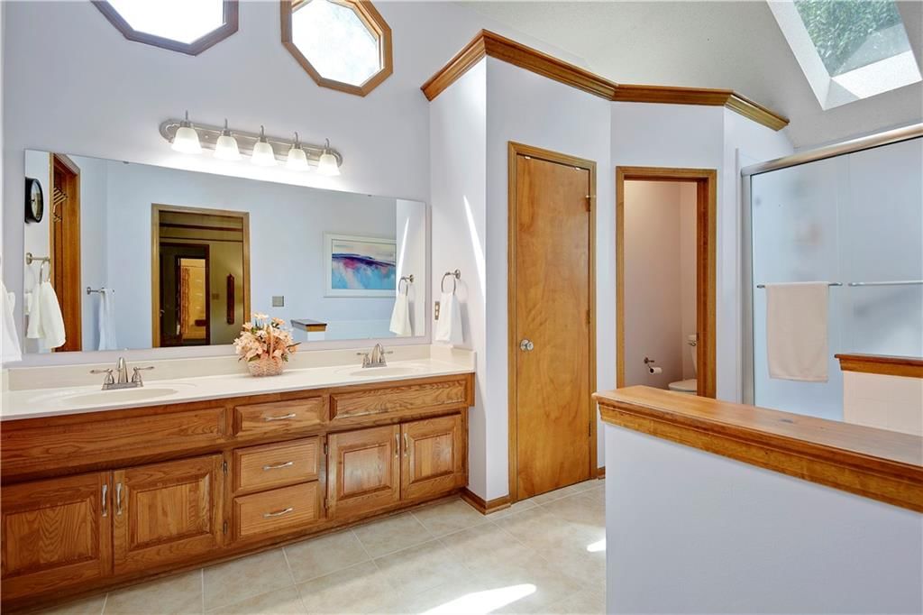 Photo 19 of 33 - 8215 W 150th Street