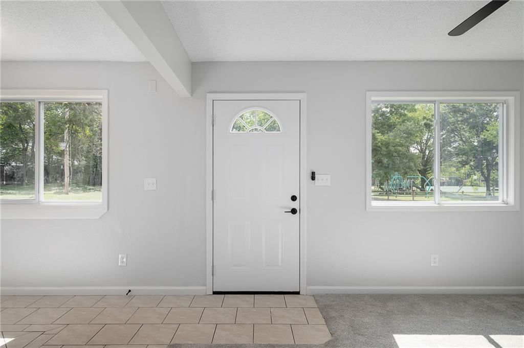 423 N Walnut Street — photo 7