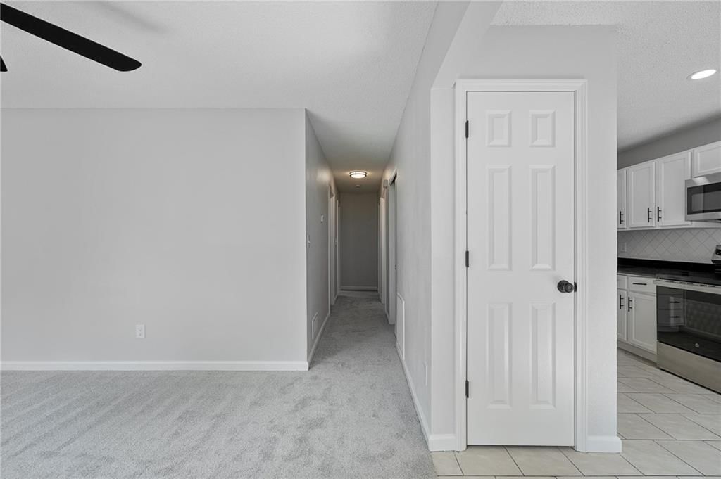 423 N Walnut Street — photo 8