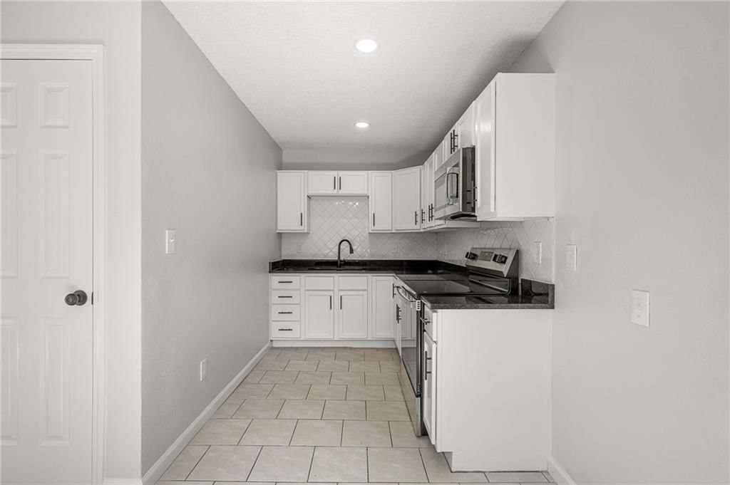 423 N Walnut Street — photo 16