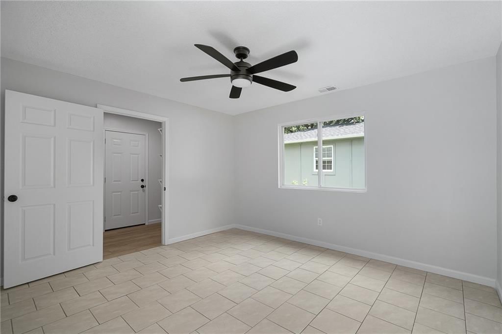 423 N Walnut Street — photo 20