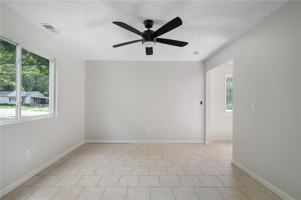 423 N Walnut Street — photo 22