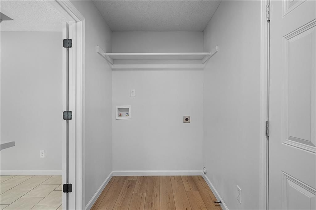423 N Walnut Street — photo 24